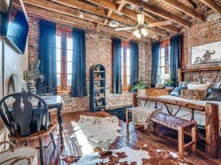 1 Bed Big Apt in OKC Stockyards - 3