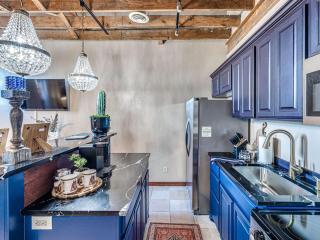 1BR Balcony Views And Cowboy Vibes - 7