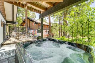 Walk to Diamond Peak Luxe Chalet with Mtn-View Deck - 0