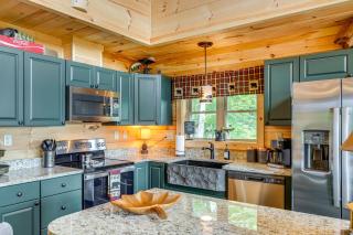 Hot Tub, Game Room and Views Mars Hill Mtn Retreat! - Swiss - 3