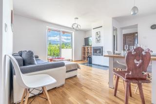 Apartamenty z widokiem & Basen - Willa KRÓLE 25A by RentiloPL - Zakopane - 5