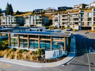 Lakeside central 3 bdrm Luxury! - Wanaka - 9