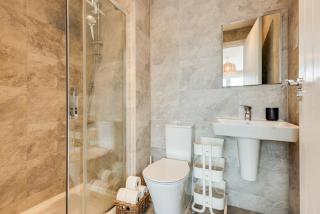 Family-Friendly Getaway - Garden & Parking Sleeps 7 - Oxford - 9