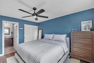 Modern Retreat with Private Pool & Yard, 10 mins to Tinley Ampitheatre home - - 5