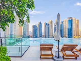 Hidden Gem, Waterfront Escape With Harbor View - Dubai - 0