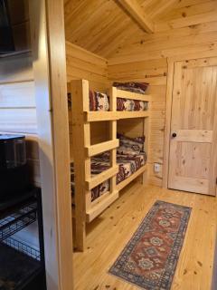 Flint Rock Cabins - The Arrow - Lonsdale - 4