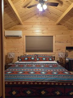 Flint Rock Cabins - The Arrow - Lonsdale - 3
