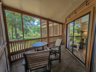 Serene 2 bed, 2 bath lodge, with amenities, 101AC lodge - Myrtle Beach - 2