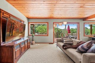 Mountain View Family Retreat w Game Room & Scenic Decks - Pomona - 2