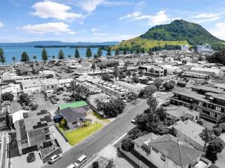 Your Downtown Mount Maunganui Escape Awaits! - Mount Maunganui - 0