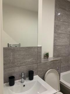 Modern City-Centre Flat with Fast WiFi & Parking - Leicester - 8