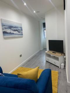 Modern City-Centre Flat with Fast WiFi & Parking - Leicester - 7
