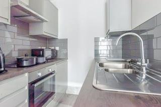 Modern City-Centre Flat with Fast WiFi & Parking - Leicester - 2