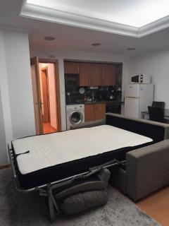 Estúdio que compõe se por uma peça com cozinha integrada mais um banheiro - Lisbona - 5