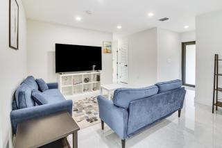5 Mi to Beach Group Getaway with Yard in Miami - 9