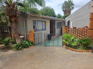 Yuru Ville - Rustenburg - 0