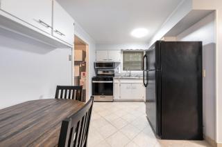 Spacious 3BR House with Firepit Grill Near Beach - Gary - 5