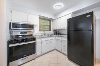 Spacious 3BR House with Firepit Grill Near Beach - Gary - 3
