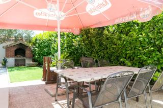 Apartments with parking space Kastel Stafilic, Kastela - 21948 - 2