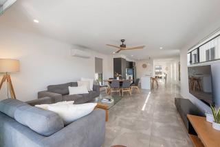 Absolute Beachfront Marcoola 4Bed, Heated Spa - Marcoola - 7
