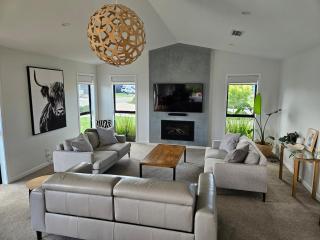 Large Luxury Napier Home - Napier - 7
