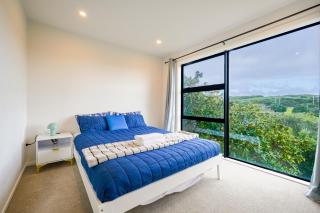 Modern 3-Bedroom Home in Mount Wellington - Auckland - 1