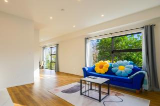 Modern 3-Bedroom Home in Mount Wellington - Auckland - 9