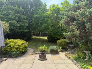4 Bed House suitable for contractors and families - Bushey - 9