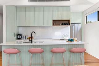 Luxury Riverside Escape with Fire Pit Pizza Oven River Views - Ocean Grove - 9