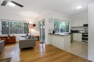 Three Bedroom Townhouse - Hawks Nest - 8