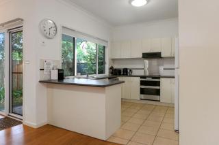 Three Bedroom Townhouse - Hawks Nest - 7