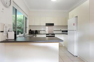 Three Bedroom Townhouse - Hawks Nest - 6