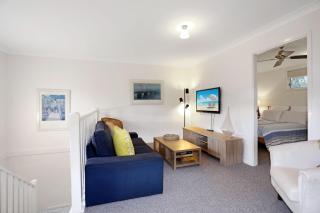 Three Bedroom Townhouse - Hawks Nest - 2