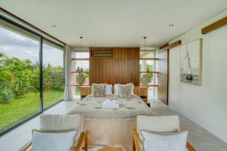 Villa M2 Bespoke 5BR Luxury Retreat in Canggu - Tumbak Bayuh - 6