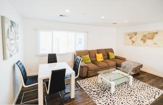Spacious One-Bedroom With Dining Area & Gated Parking - Los Angeles - 8