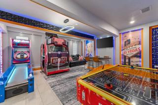 Luxurious 8 Bedroom 5 Bath Resort Arcade and Theatre - 0