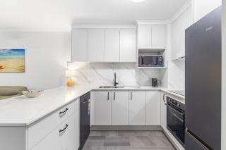 Fully renovated 2 bedroom apartment in Mooloolaba - Mooloolaba - 5