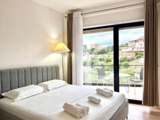 Superior Ap w Parking, Sea View & Kitchen - Himarë - 0