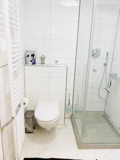 Linda Home by Railway Station , Airport in City Centre - 2