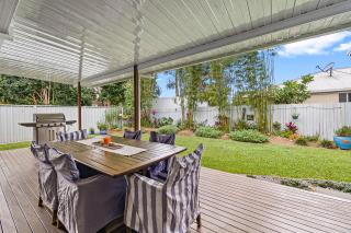 3 bedroom home close to beach and pet friendly - Kawana Waters - 0