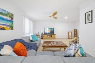 3 bedroom home close to beach and pet friendly - Kawana Waters - 6