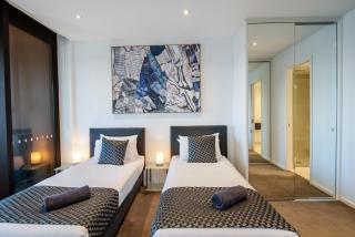 Prima Pearl - Contemporary Apartment with Balcony by Casino and MCEC - 2