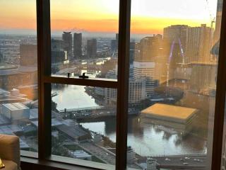 Prima Pearl - Contemporary Apartment with Balcony by Casino and MCEC - 4