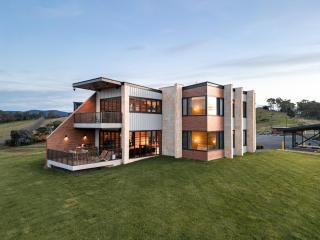 Luxury Two Bedroom with Vineyard Views The Reserve Retreat U10 - Mount View - 0