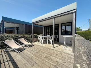 Mobil-Home Confort 4 Pers, à 200m Plage, Terrasse, Piscine Chauffée, Parking, Wi-Fi Gratuit - FR-1-361A-83 - Jullouville-les-Pins - 0