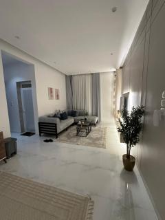 شقه فندقيه غرفه وصاله مريحه - 9