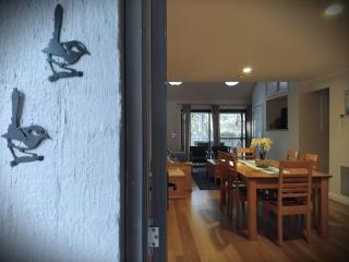Stay At Raffertys Resort - Swansea - 9