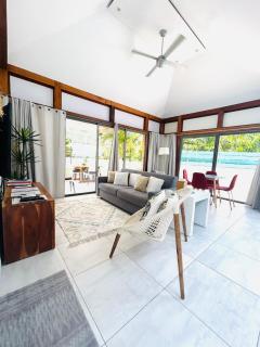 Fully-equipped house with pool - - 6