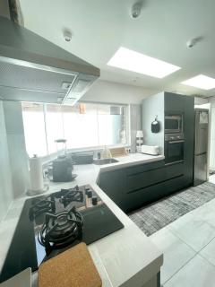 Fully-equipped house with pool - - 4