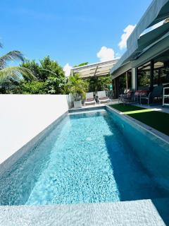 Fully-equipped house with pool - - 2